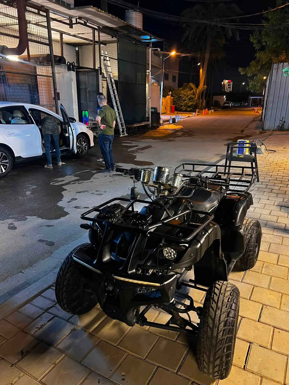 سلام عليكم دراجه رباعيه للبيع حجم 150 cc الدراجه نضيفه مناقصها شي مكانها بغداد الجادريه سعرها مليون ونص وبيها مجال بسيط ***********
