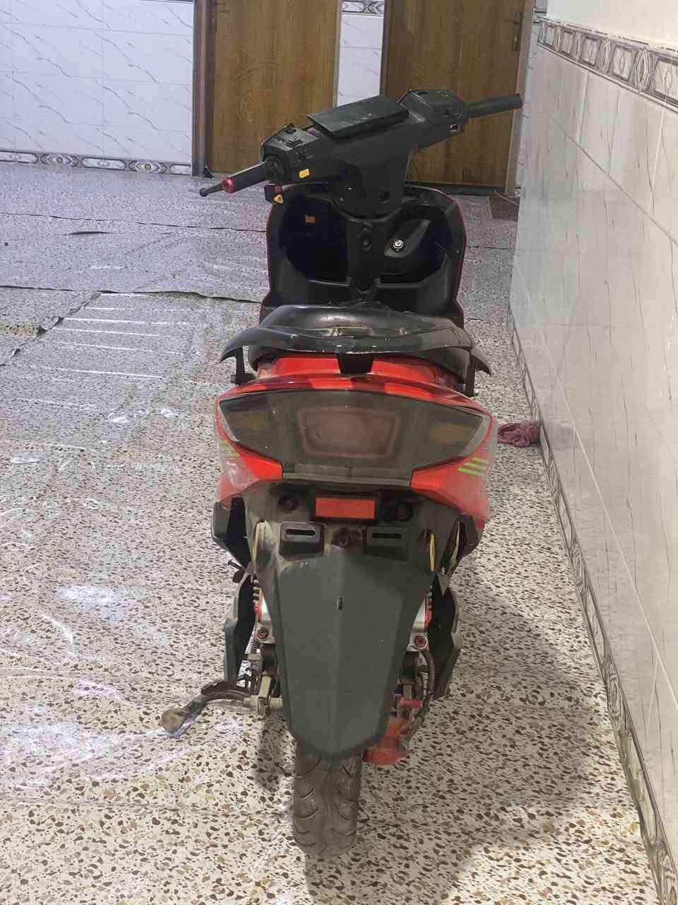 السلام عليكم دراجه شحن شتريته بمليون وميه وريده ٥٠٠ وبيه مجال   هيه6باتريات بس واحد عطلان مستعجل كلش ليريد يجي خاص الرقم***********
