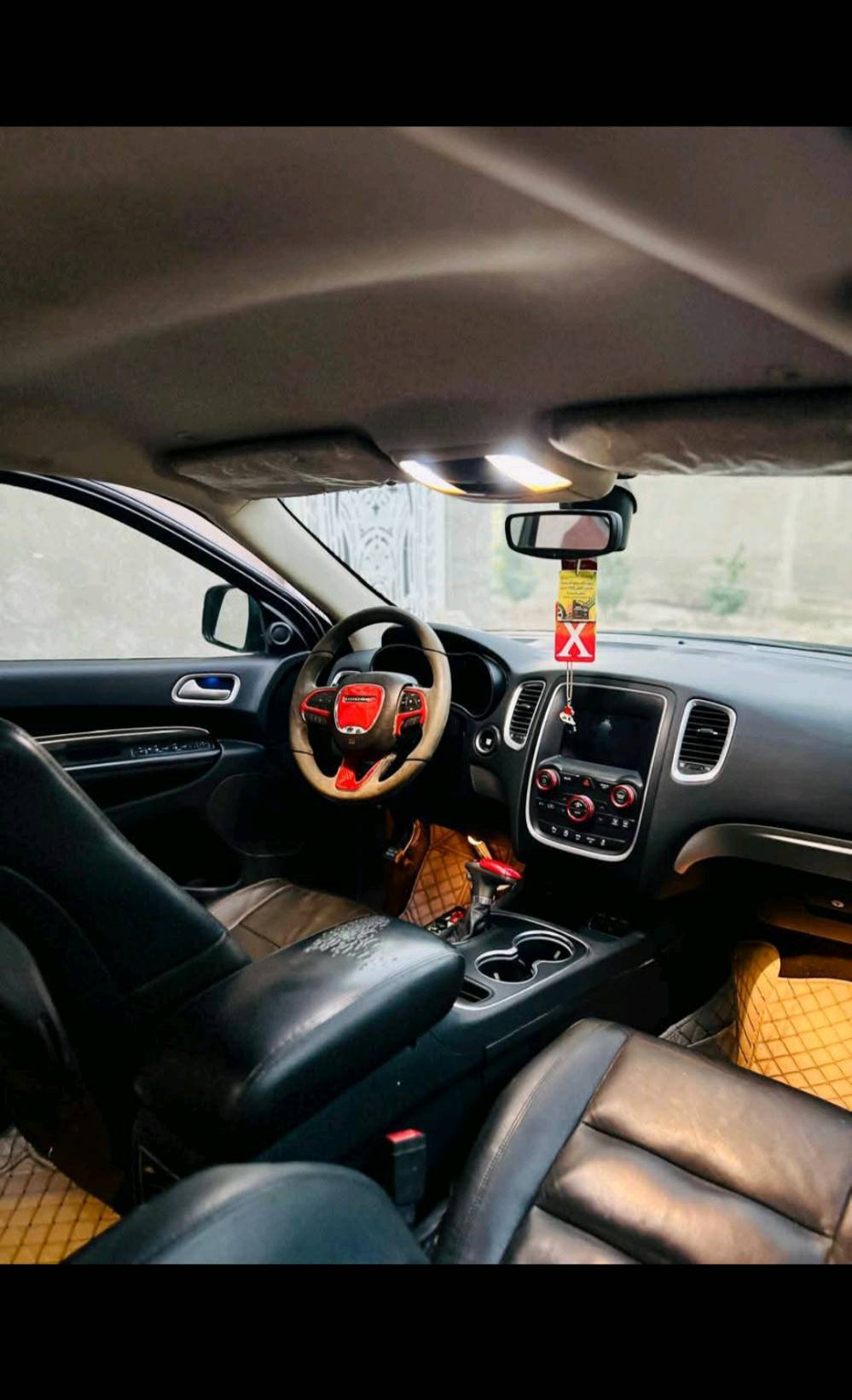 السلام عليكم  دودج دورنكو 2019

المواصفات رقم بغداد  مشروع وطني 
ماشية 117
1- محرك 6سلندر 3600بخاصية توفير الوقود ECO
2- بصمه + دخول 
3- حساسات خلفيه اصل مع خاصية اوتو ستوب 
4- لايت زنون
5- مع تحرك المرايات الجانبيه عند الرجوع الى الخلف حسب التحكم 
6- ويل كب حجم 18 . طخم تايرات حديث
7- نظام صوت ٧ سماعات داخل السياره 
8- تحكم ستيرن كامل امامي وخلفي 
9- شاشه دشبول لمس كبيرة متكاملة الأيعازات . وشاشة ٧ انج
معلومات السيارة والعطلات
10- نظام AUX + Bluetooth . نظام ملاحة GBS + ذاكرة ميموري كارد موضعي + UBS
11-مانع تزحلق (انزلاق )
12- تبريد ٤ قطع اكثر من 10 منافذ
13- الكشنات جلد 6 راكب غرفة منفصل VIP
14- كاميرا خلفية دواره HD
15- اظهار ضغط الهواء في الاطارات ومعلومات السياره الكترونيا مثل كمية دهن محرك الوجه ودرجة حرارة المحرك والكير والزيت وضغط الزيت الكتروني