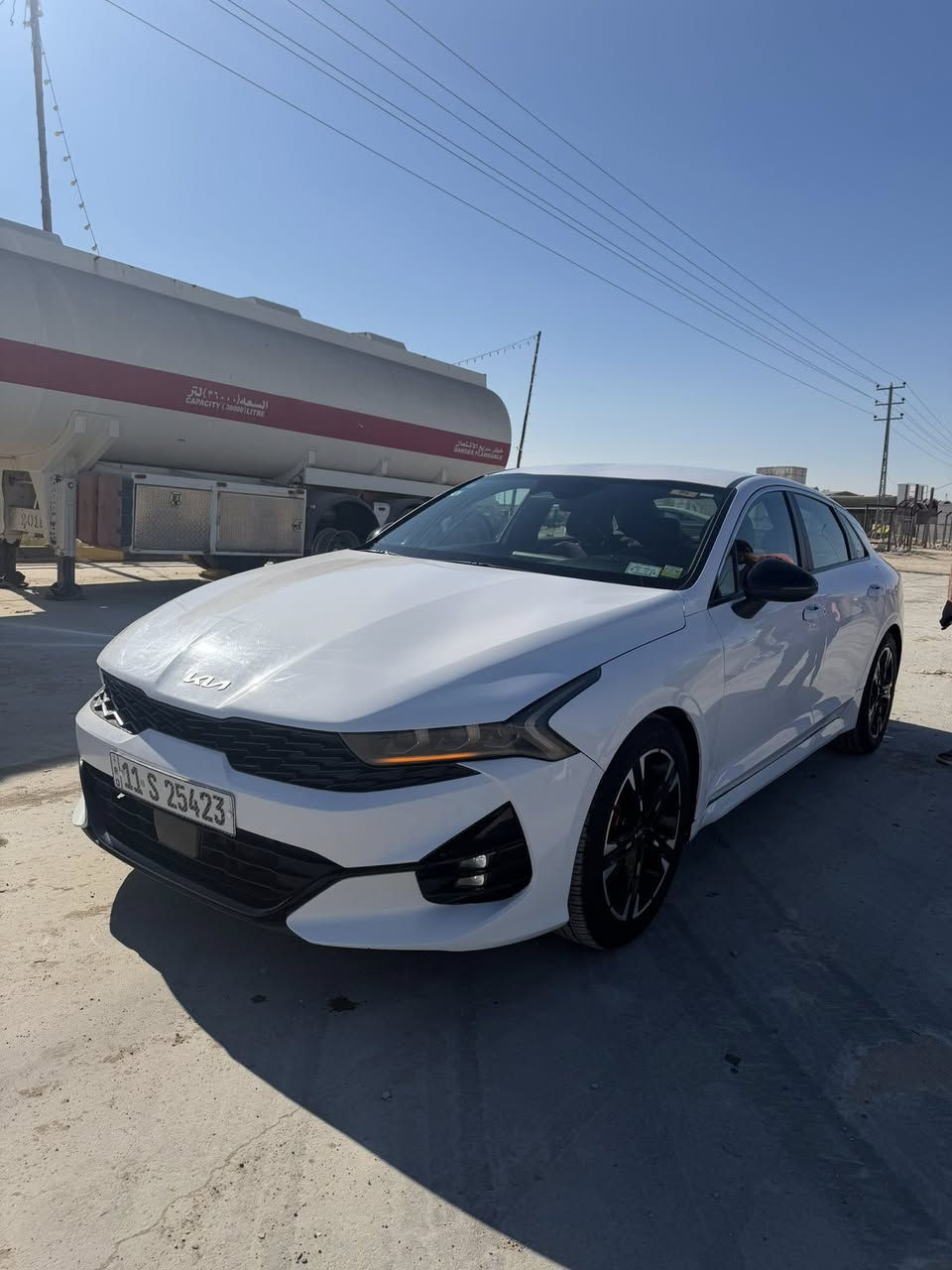 السلام عليكم
كي فايف جيتي لاين موديل ٢٠٢٣ 
حره رقم بغداد تحويل مباشر 
ماشيه ٥٢ ميل  فول مواصفات. عده الفتحه 
دخل احمر جلد. 
تحكم ستيرن 
5 انضمه قياده 
كرسي كهرباء 
تشغيل عن بعد 
رادار امامي 
قياده ذاتيه 
دخول ذكي 
بعد بيها هواي مواصفات 
مكينه ١٦٠٠ تيربو 
صور الحادث موجوده بالمنشور 
السعر ١٦٥ بيها مجال لشراي. 
مكاني ديوانيه عفك 
***********
