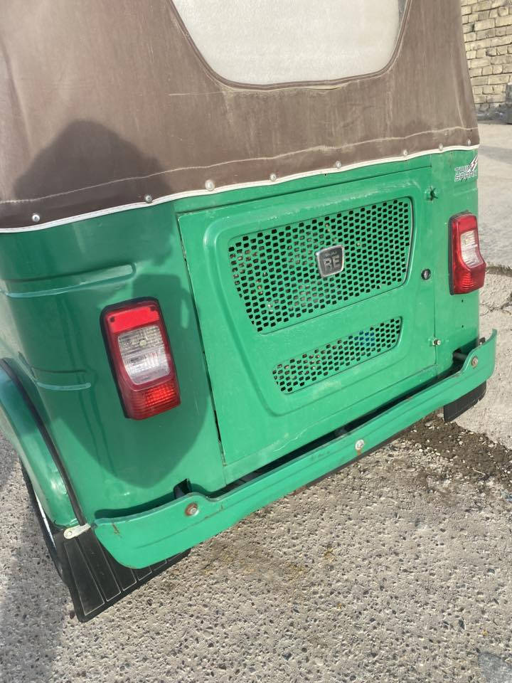 سلام عليكم تكتك 2022 شهر 7 تكتك رقم وسنويه تحويل ثاني يوم مكينه مكفوله خير من الله تكتك بيهة ضربهة بل صفحه اليسره مسمكره ومصبوغه بس اصفحه اليسره تكتك كلش حلوة وكاعده العنوان بغداد الامين الثانيه للستفسار  ‭٠٧٧٧ ٧٩٤ ٥٧٦٤‬
