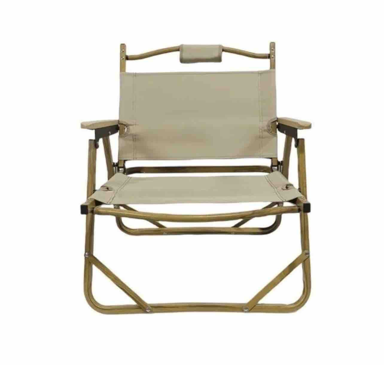 كرسي التخييم الأرضي الفاخر
; راحة البر والحديقة 🌿🪑 
المنتج ينباع قطعتين بالطلب 
هذا الكرسي مو بس للطلعات، 
تصميمه الأنيق يجمع بين الخشب الكلاسيكي والقماش البيج الراقي ليمنحك جلسة مريحة ومرتبة سواء بالحديقة، 
البر، الشط أو حتى على سطح البيت. ✨ 
المميزات: جلوس مريح ومنخفض: 
ارتفاع مناسب يخليك قريب من الأرض، 
مثالي للجلسات عند الجمر أو الطاولات الأرضية. 
هيكل قوي من الألمنيوم: 
أنابيب ألمنيوم متينة، 
مقاومة للصدأ وتتحمل الاستخدام الطويل. 
قماش متين ومهوّى: 
قماش Oxford 600D سميك، 
يتحمل الوزن والحركة، 
ما يتقطع بسهولة ويساعد على تهوية الجسم أثناء الجلوس. مساند يد خشبية فاخرة: 
مصنوعة من خشب الزان الطبيعي، 
تعطي شكل أنيق وراحة إضافية لليد. 
سهل الطي والحمل: 
يطوى بحركة وحدة ويصير مسطّح، 
خفيف الوزن وسهل الحمل بيد وحدة (الوزن التقريبي: 2.3 كغم) استخدامات متعددة: 
مناسب للتخييم
، البر، المخيمات، رحلات الصيد، الحدائق، وحتى البالكونة. 📏 
القياسات: العرض: 55 
سم العمق: 44 سم 
الارتفاع الكلّي: 63 سم 
ارتفاع المقعد عن الأرض: 30 سم 
الحمولة القصوى التقريبية: حتى 120 كغم 🔹 
الكمية: عدد 2 كرسي للطلب الواحد


**إذا كنت صاحب هذا الإعلان وتريد حذفه لأي سبب، رجاءا أرسل رسالة إلى الدعم الفني**