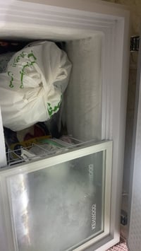 يوجد غراض بيت للبيع مجمده كينود وثلاجه هيتاشي نظيفات جدا وتخم عراقي خم...