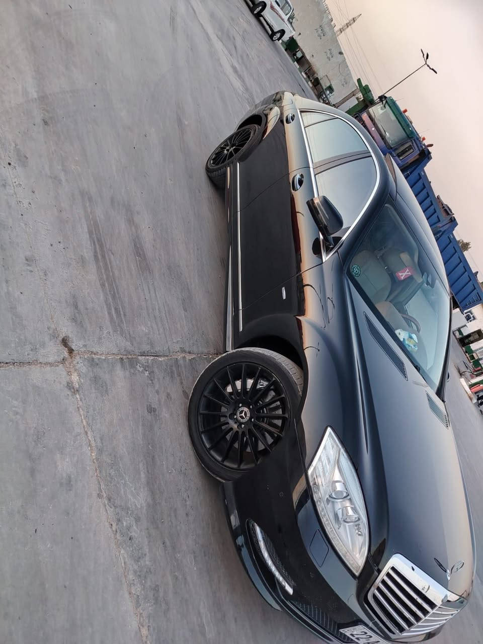 للبيع — Mercedes-Benz S500 موديل 2012
🔥 فخامة ألمانية بسعر فرصة 🔥
🔹 رقم أربيل
🔹 وارد خليجي
🔹 المسافة : 172,000 كم
🔹 اللون: أسود ملكي أنيق
🔹 8 سلندر — أداء قوي وراحة مطلقة
🔹 فل كامل (فتحة سقف – جلد فاخر – تبريد وتسخين مقاعد – شاشة وملاحة – كاميرا – حساسات – تعليق هوائي)
🛠️ ملاحظة بكل شفافية:
تبديل باب الصندوق الخلفي فقط (ضرر بسيط سابق)
عدا ذلك السيارة نظيفة جداً ومحافظة عليها
✔️ محرك وكير وشاصي بحالة ممتازة
✔️ استخدام شخصي
✔️ جاهزة للفحص بأي مكان
السعر 260 ورقه وبي مجال بسيط

📍 الموقع: بسماية
📞 للتواصل: ***********
