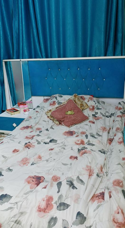 السلام عليكم
غرفة تركية مكونة من 5 قطع
السرير نفر ونصف
النظافة 90./. نظيفة جداً
و قوية درجة اولى 
السعر 550 الف 
للتواصل 
***********
