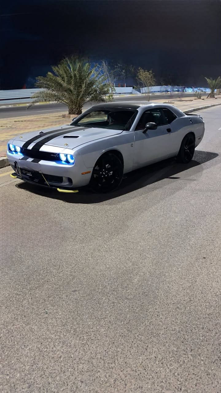 للمراوس
جالنجر 2012 محرك 3.6 ماشيه 203 ضربتها جاملغ ب امريكا وبالعراق محدث بجم بس السعر 117 للمراوس فقط مكاني الرمادي 
رقمي ***********
