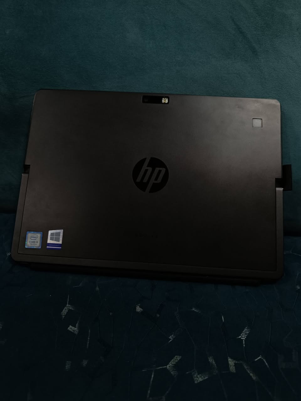 للبيع لابتوب HP Pro x2 612 G2 (جيل سابع) – نظيف وشغل مرتب 🌟
📌 المواصفات:

💻 المعالج: Intel Core i5-7Y54 (جيل سابع)

🧠 الذاكرة: 8GB RAM

💾 التخزين: SSD 256GB سريع

📱 الشاشة: لمس 12 إنج بدقة 1920×1280 FHD

🎥 كاميرا أمامية + خلفية + بصمة للتشغيل

🔋 بطارية جيدة وتحمل استخدام

🎯 الجهاز 2-in-1 يتحول تابلت + لابتوب

🌐 Wi-Fi + Bluetooth + منفذ سيم كارت

🔌 USB-C + USB 3.0 + قارئ MicroSD

🎒 حجم خفيف وسهل الحمل

⭐ مناسب للطلاب، الدوام، المكاتب، والإنترنت

📦 الجهاز نظيف وبدون مشاكل – جاهز للاستخدام.

💰 السعر: ( 350 الف ) وبي مجال 
📍 الموقع: ( النجف / الكوفة )

للتواصل راسلني على الخاص 🌟
او على الرقم ***********
