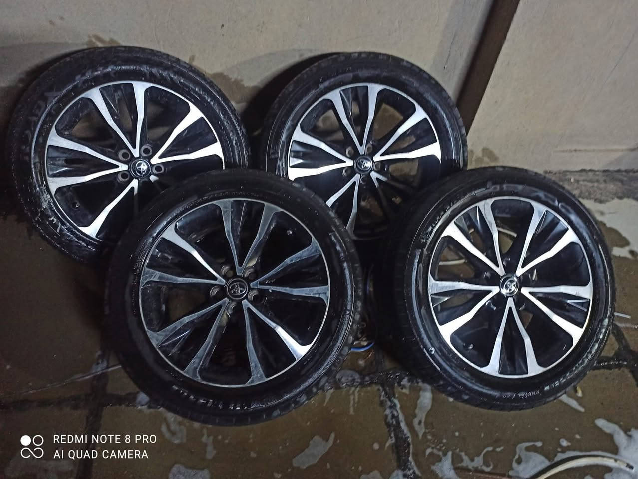 تخم كورلا ١٩seالويل نضيف التايرات تعبانه السعر ٣٠٠
***********
