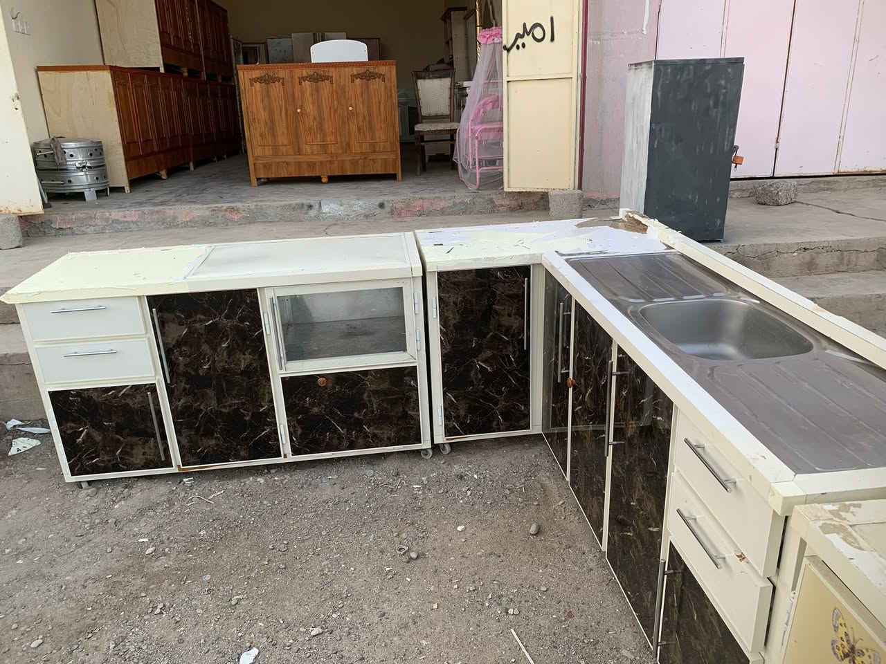 السلام عليكم وصول وجبة جديده من الأثاث المستعمل في محلات اياد حلاوة الشارع العام مجاور كوفي الشام قرية شكرا للاستفسار *********** و***********
