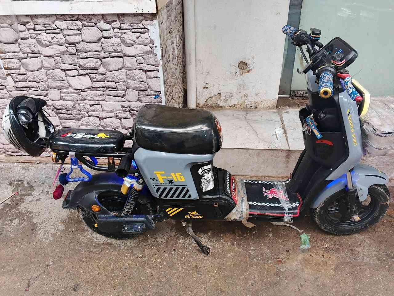 موطور شحن اللبيع 5 بطاريات شرط كلو شغل أربع نمرات كلو شرط على فحص شرط جديد يعني جديد F16  فول مواصفات بي بك للخلف ملف 2000شرط السعر 450/بيها مجال رقم موبايل كورك اسياء بي وتساب موصل ايسر اتصل ودالل
***********
***********
