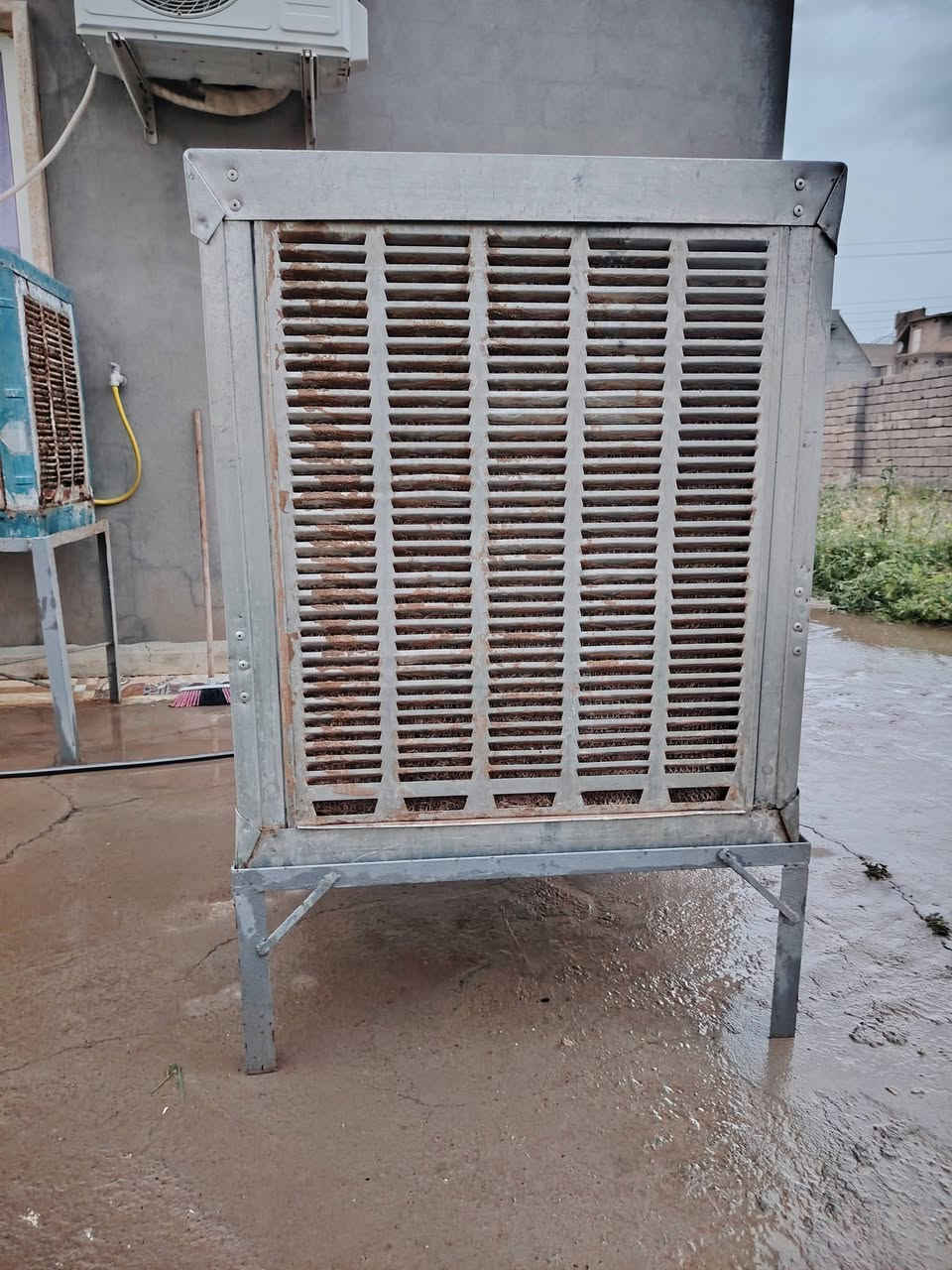السلام عليكم ✋ 
للبيع مبرده فافون نظافه فول يعني انتيكه حجم ٣ ونص  وجاهزه لتشغيل للاتصال / *********** 🔴 
السعر 200 الف وبيها مجال 🟠
