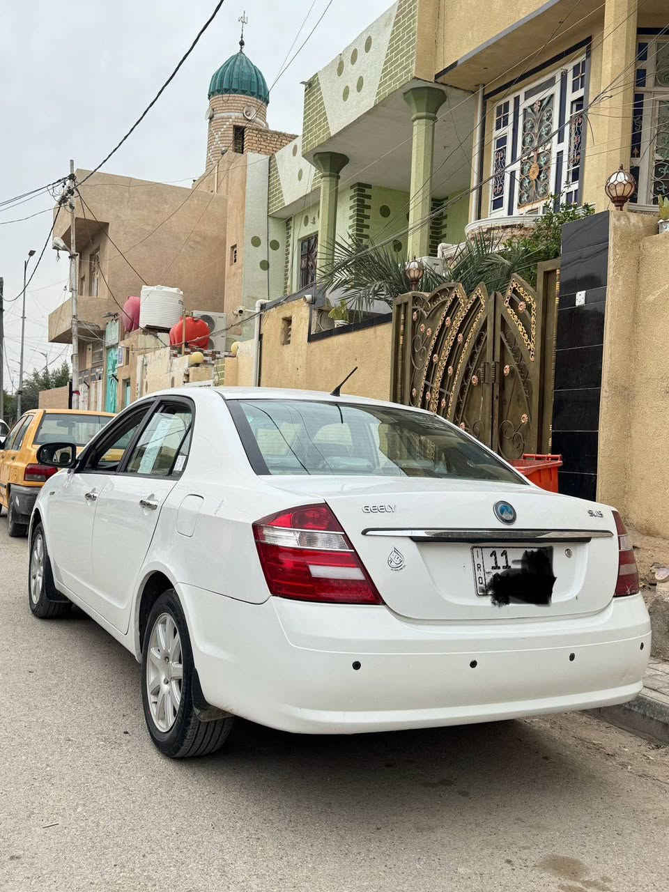 سياره للبيع موديل ٢٠١٣ المكان واسط مركز المدينة رقم التليفون ***********
