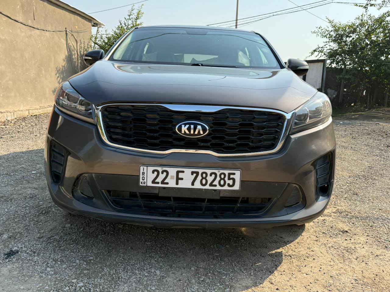 سلام عليكم ورحمه الله ✋
سورنتو «2020»  امريكي للبيع فقط .
رقم اربيل ، 4 سلندر ، 
7 راكب . قطعتين تبريد ،😏
سياره «اكلين» بيه طخه بسيطه كلش بدعاميه بجه اليسار .
 ماشيه (56) حقيقي .💯
رادار جانبي -- فور ويل 🤠

سعر( 190 )💸💸 و بيه مجال .

 سياره نظيفه . مكان شوملي بابل شركه ثامر اعطيوي لتجاره سيارات.
 مو شراي لا يتصل .

للستفسار اكثر 👈.... *********** ....
غير متواجد على نت . ✋✋
