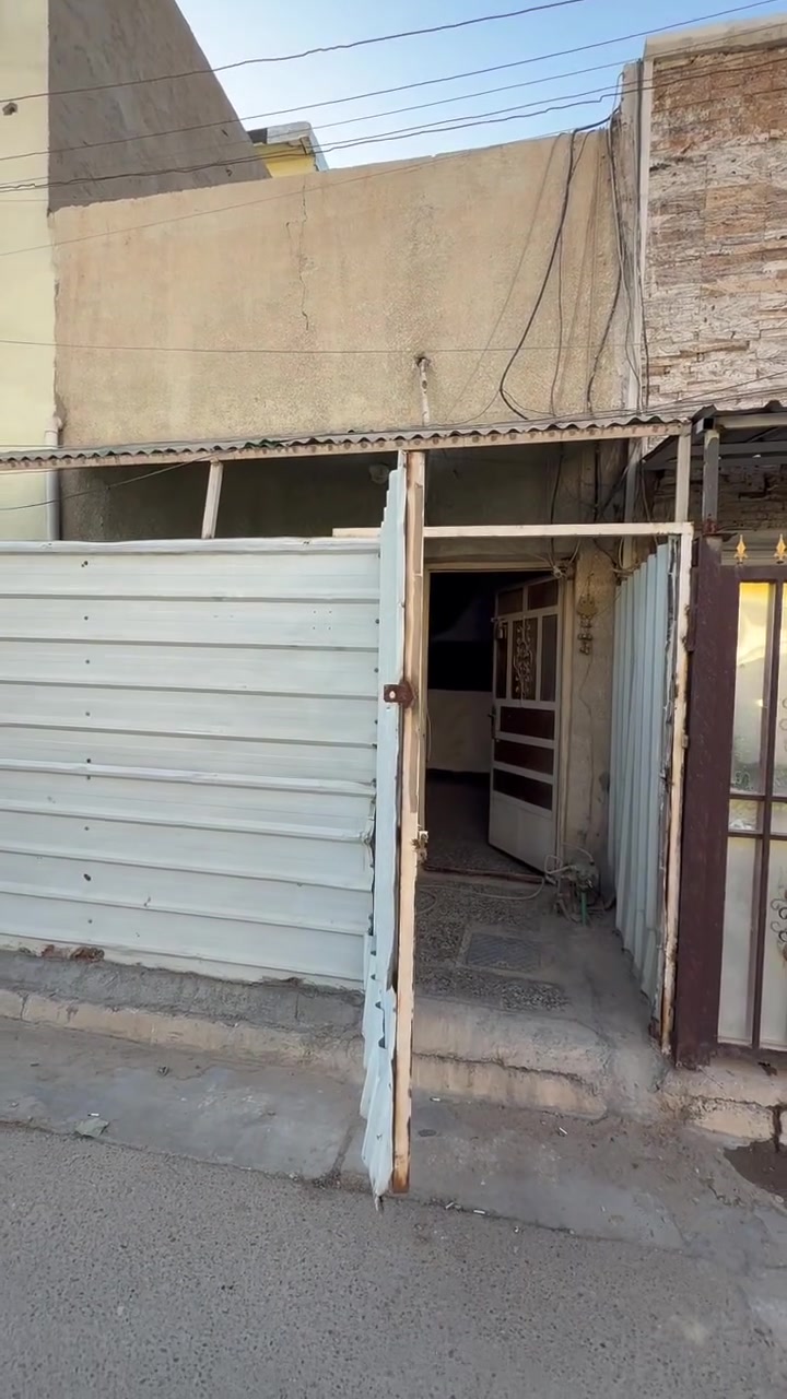 للايجار طابق واحد مكانة بل خارجية قرب التجاري
غرفة وصالة ومطبخ وخدمات وبيتونة وسطحين
ايجارة 450 الف للاستفسار ***********

