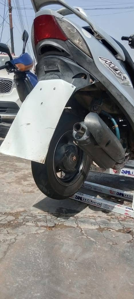 السلام عليكم ماكس ثعلب للبيع كايمه تئخر بل تشغيله الذيل مكسور والكفر الامامي مكسور شوي رايده ب175 وبيه مجال قليل جدا المكان بغداد الحسينيه ***********

