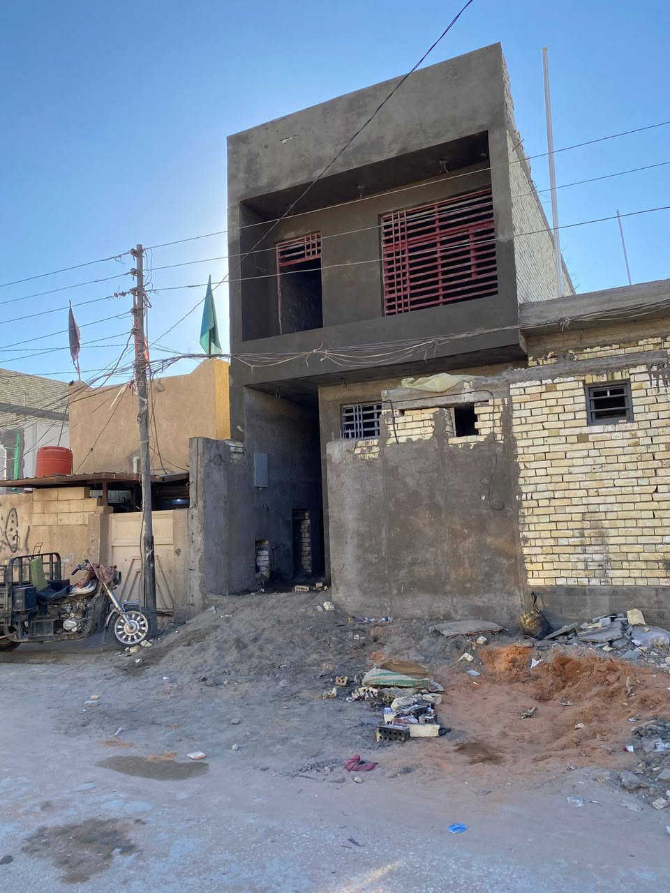 لباخ متفرغ حاليا سمنت وجص وبورك شغل درجة اولى شرط اشراف هندسي عملي صورة و صوت عملي متر وكباله و يوميه ***********
