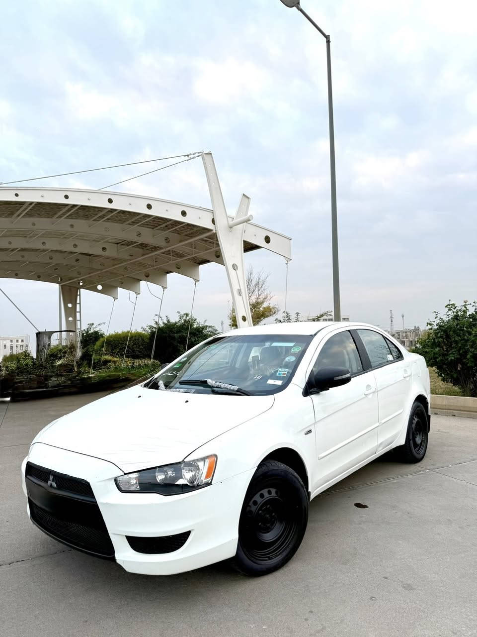 Lancer LX 2016 
***********
TB:-براوەی دوبەیە
مواسەفات(گێر تۆماتیک-ناوزەرد-ئاوێنە کارەبای-چوارجام کارەبای-)
:-گێر-مەکانە-کارەبەی-بەشەرتی فیتەر (128)هەزار حەقیقی رۆشتوە
:-پێشو پشت کەپس
:-نرخ(52) مەجال
***********
