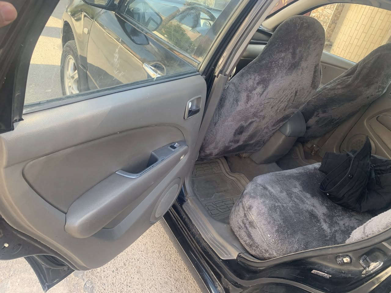 سلام عليكم للبيع مسبوشي اوتلاندر موديل 2004 محرك كير خير من الله الحداديه زينه الكهربائيات شغاله التبريد مايشتغل بيهه ضربه بلجاملغ الخلفي والباب الخلفي مصبوغه للجماليه رقم انكليزي بغداد باسمنه سنويه جديده تحويل ثاني يوم سعر 40 وبيهه مجال مكاني بغداد البلديات وهذا رقمي ***********
