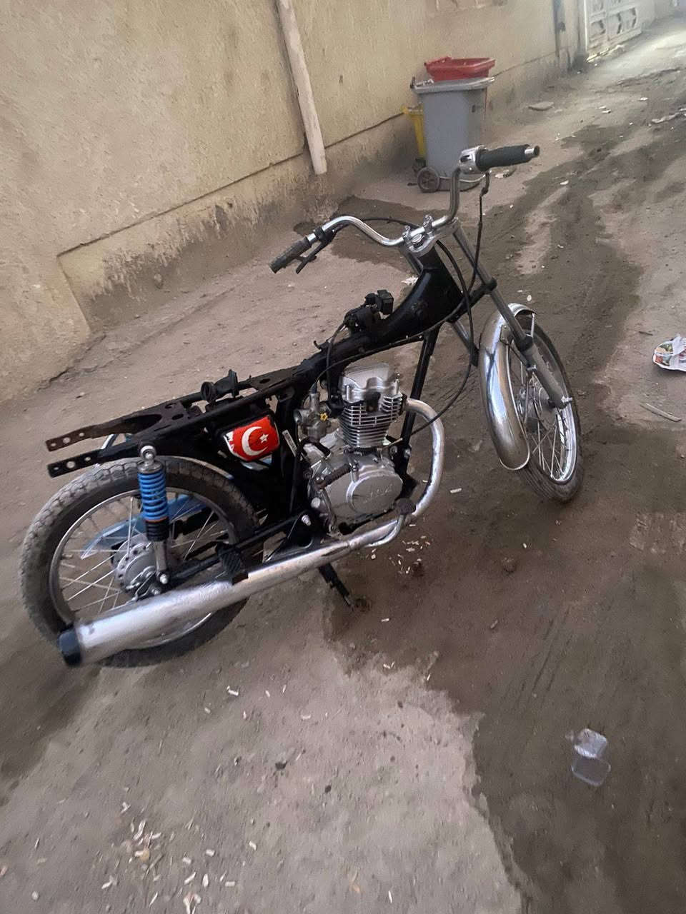 سلام عليكم دراجه ايراني للبيع شغاله بس السبرنكه مال هندر يرادلها ابيعه على حطتها رايده 225 قفل قفل الشراي يراسلني *********** مكاني بصره الجزائر
