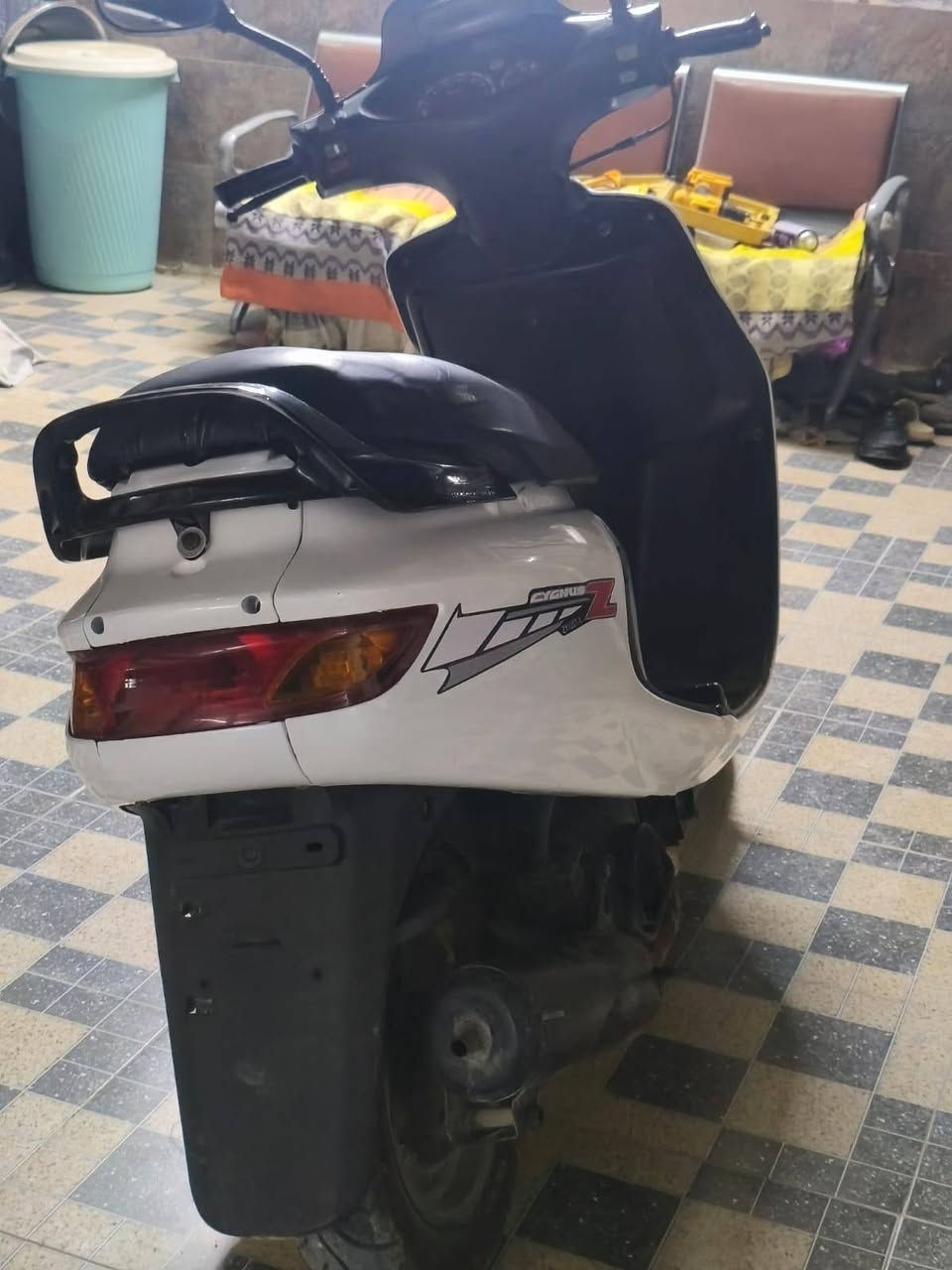 السلام عليكم دراجه فراشه فحل 
دراجه كهربائيات كله شغاله 
مجفته مره مكينه ناعمه تخبل تعال وشوفه بعينك 
تخم تاير 
دراجه مامتعوبه حيل 
السعر 425 بيها مجال
***********
