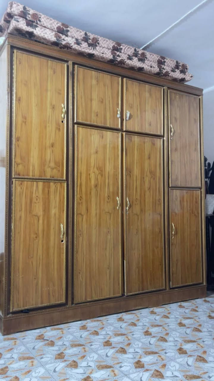 السلام عليكم يوجد كنتور 4بوب للبيع صاج احطاطه السعر 325وبي مجال حك الجيه المكان الرمادي التأميم القاسية الثانيه الاستفسار واتساب وماسنجر ***********
