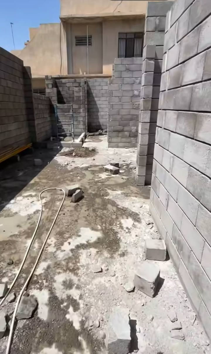 سلام عليكم 
خلفه بلوك متفرغ اشتغل كباله و بل يوميه شغل درجه اوله 
ولبخ جص وسمت ***********
