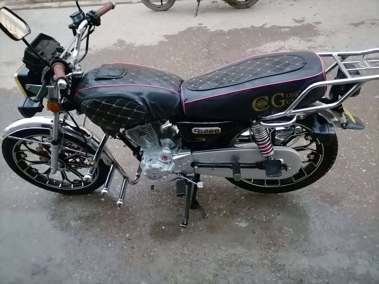 يالله
السلام عليكم عيني دراجه سيفان موديل 2025 كهرباء نضيفا سليمه ومحرك خير من الله ونضيف ومحرك 200السعر 850 وبيه مجال للشراي بعقوبة الاستفسار ***********
