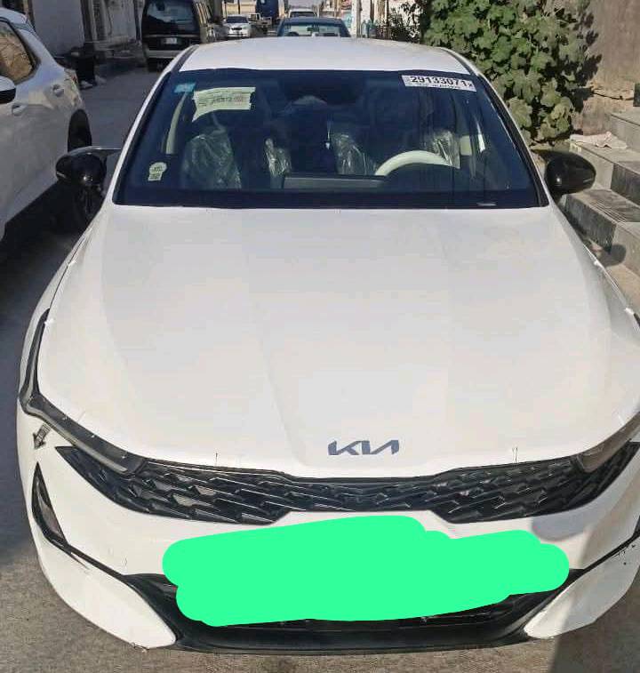 k5 امريكي مديل 2023سعر 145ورقة 
شنو موديل السيارة بالتحديد؟: 
2023
وين موقع السيارة الحالي في العراق؟: 
ناصرية مركز
شنو السعر المطلوب للسيارة؟: 
 ورقة145
حالة المحرك والجير شنو؟: 
جيدا جدا