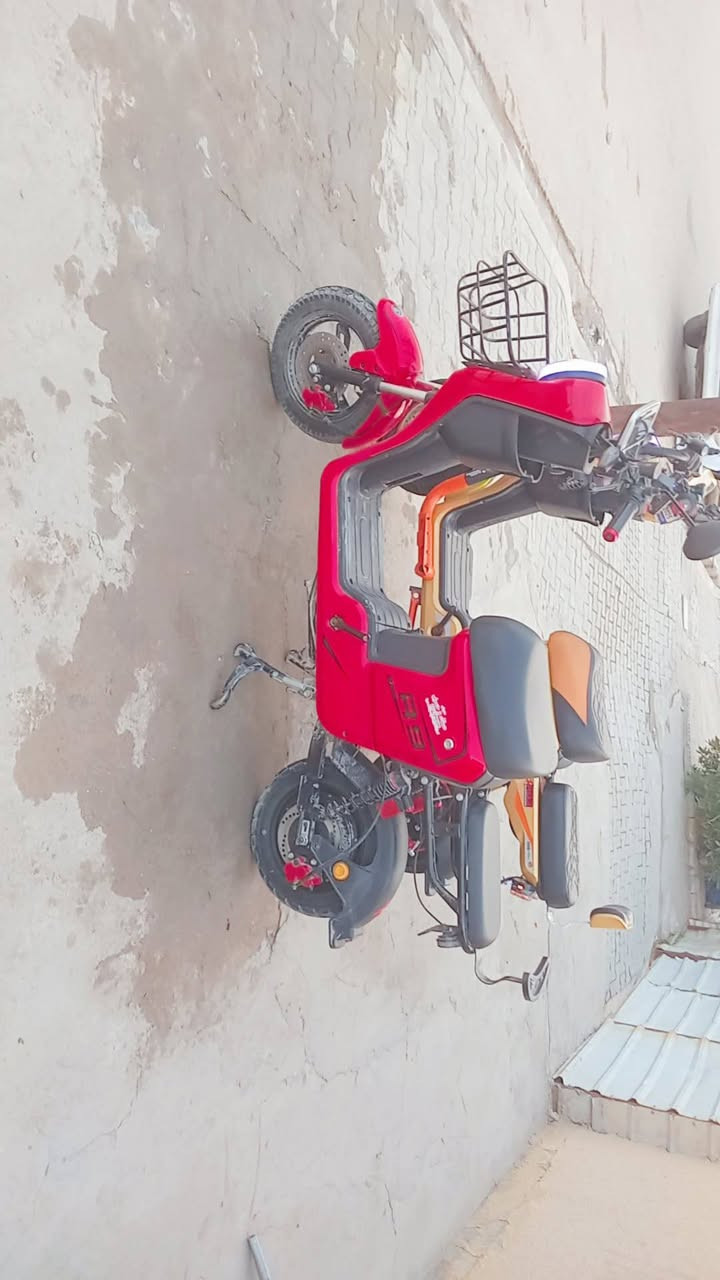 السلام عليكم عندي هاي الدراجه للبيع R9 نضيفه العنوان بغداد لامين الثانيه ***********
