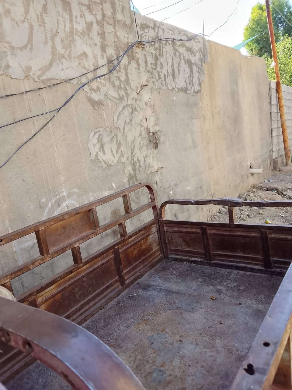 السلام عليكم ستوته ام الطير ستوته جاهزه ومات جناي واوراق اصوليه السعر 850 وبيها مجال عنوان يدل عباس سراحق ***********
