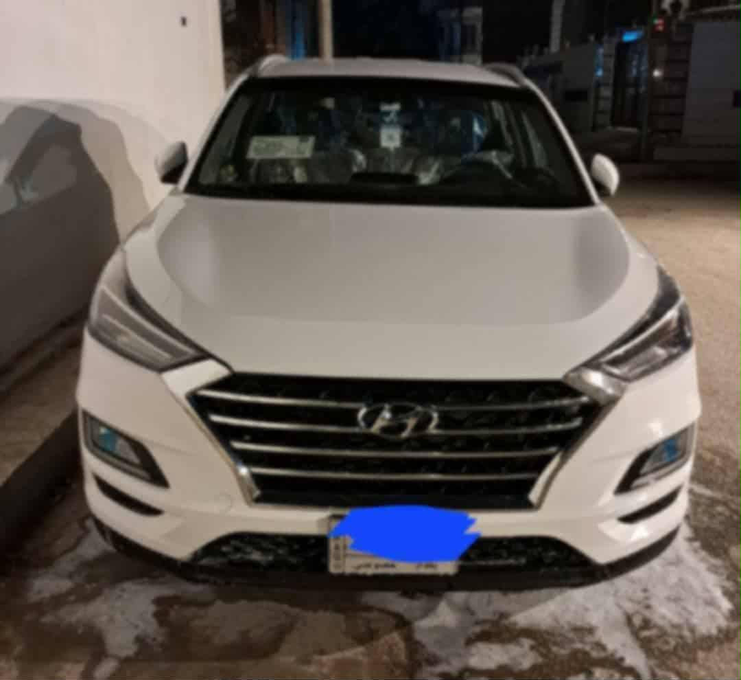 توسان 19 خليجي ابيض رقم بغداد انكليزي دولي سنويه الى 28 شركة الكاصد باسمي تحويل مباشر 5 عدسات حساسات خلفي وجانبي بصمه تشغيل مرايات شفط كراسي كهرباء تبريد خلفي كشنات جلد وتثبيت سرعه كروز تحكمات ستيرن يدات نيكل هندبريك بالرجل اشاير ترحيب عند الاقتراب اشاير بالمري بصمه باليدات البوب مع كلوب باليدات عند القفل تايرات  تخم اربعة مكتوب عليهن      sunny  مع السبير ثلاجة بالجكمجه شحن اوكس ثلاث انظمه sport / Eco/ normal اشاره بلوجكتر عند الاستداره على اليمين واليسار بك لايت لد قماره حديد فيها قطعه واحده صبغ طرف  جاملغ الايمن الخلفي حك شبرين والباقي مكفول رقم بغداد دولي باسمي مكان السياره فلوجه للاستفسار على الرقم ***********  ابو احمد  وترهم مراوس بتويوتا راف4  20 فما فوق
