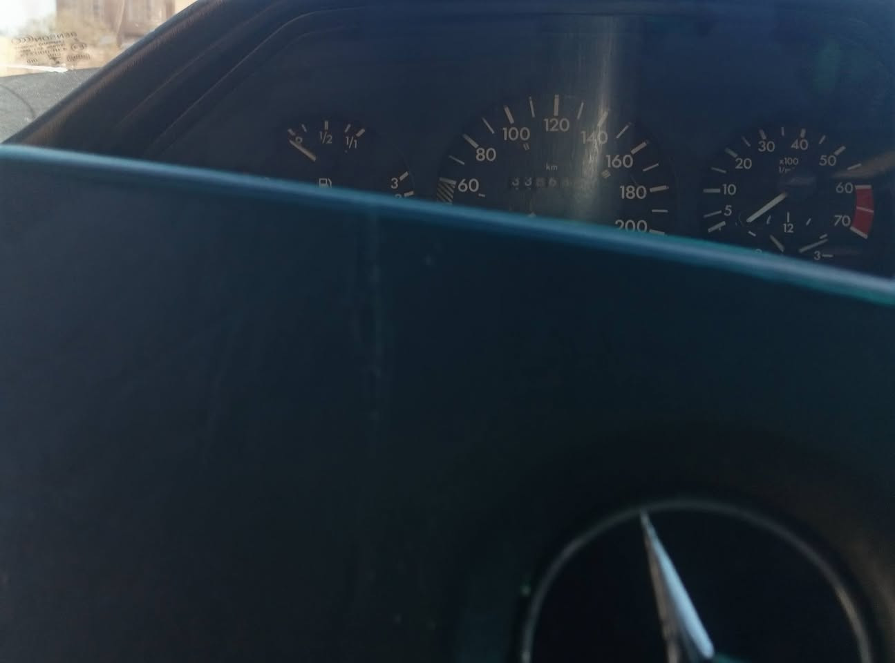 السلام عليكم مرسيدس دوج موديل 86 
ماكينه بطه اثنين ونص سياره جديده حداديه 
الشراي في خير ويتدلل الرقم 
***********
