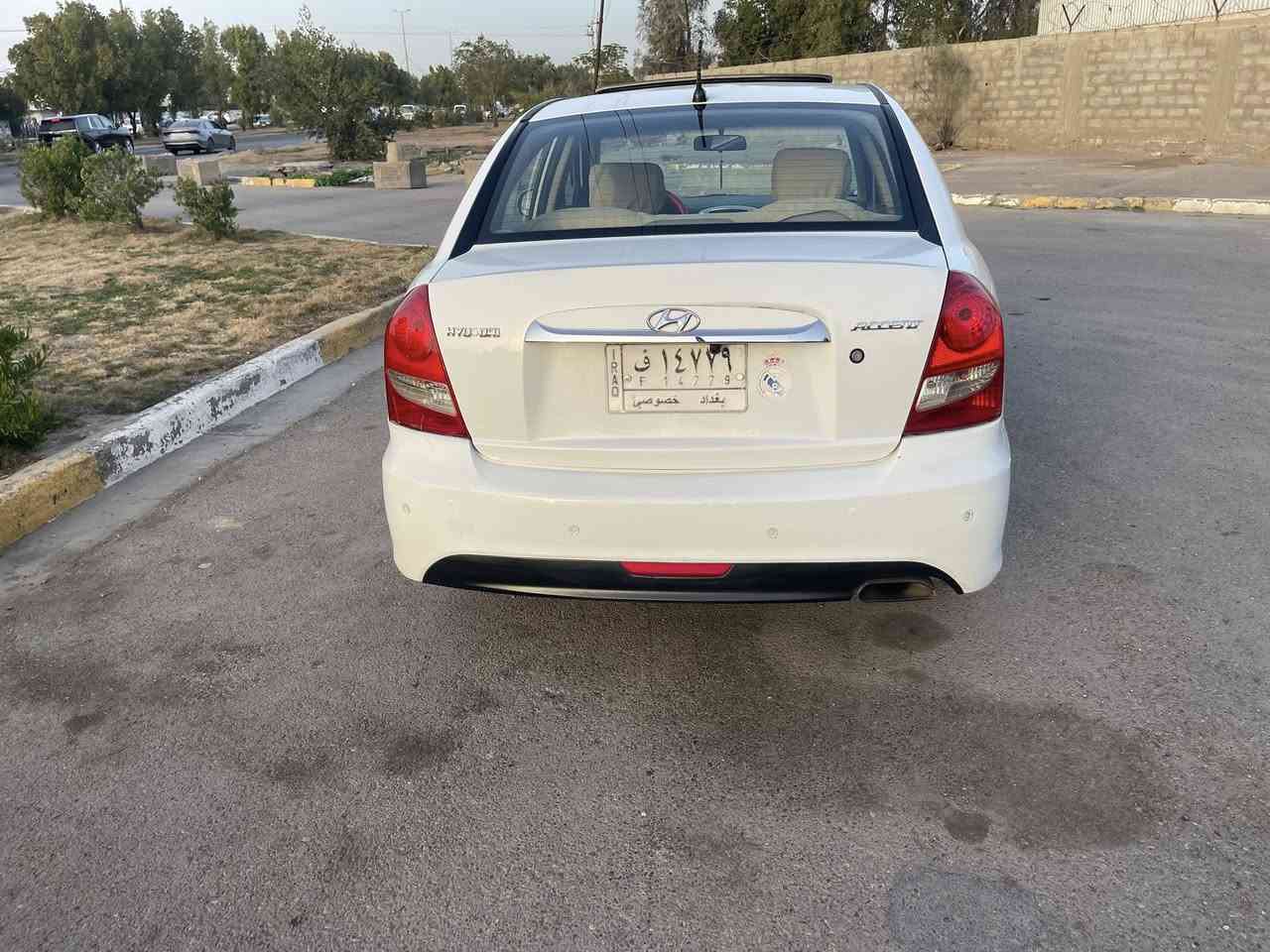 اكسنت 2011 خليجي بيه صبغ جاملغ خلفي وحافه الباب محرك 1600 وشاشه وكامره فتحه و4 جام كهرباء وتخم تاير جديد ودوشمه جديده وكير ومكينه وصدر وتبريد شغال مكاني بغداد الدوره( ***********/***********) والسعر (87) وبيه مجال للشراي يدلل
