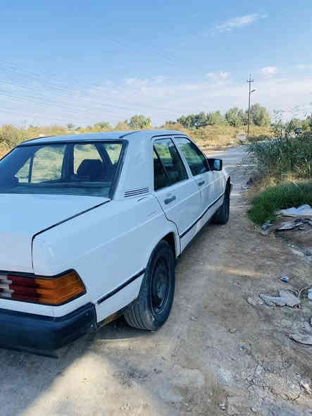 مارسدس ١٩٠
 ١٩٩٠ رقم نجف باسمي 
سنوية منتهيه ب٢٠٢٤ 

٣٠$ ورقه وبيها مجال 
مكان واسط الاحرار 

***********
