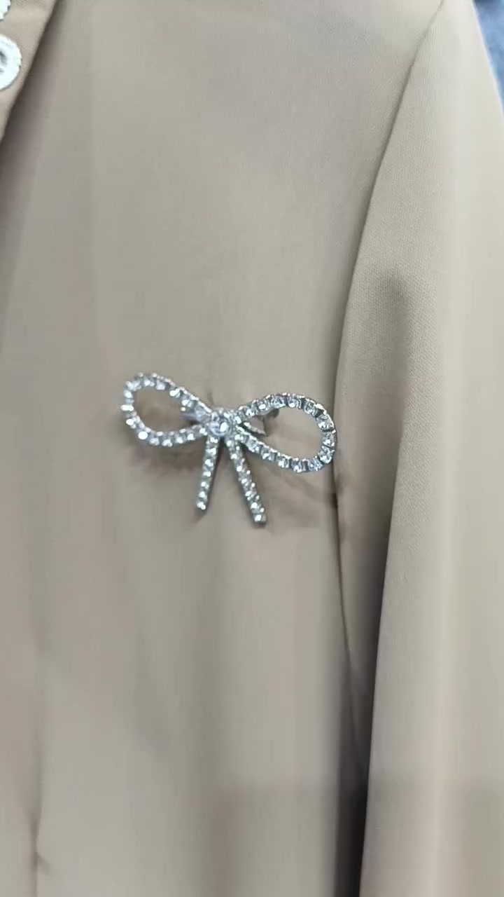 #جمال حقيقي فستان👗👗 نسائي درجة اولى متوفر داخل الفرعين🥰🥰
العنوان نجف حي الميلاد شارع السوك
الكندي للالبسة النسائية والاطفال 
tiktok.com/@apeel.alkndee


**إذا كنت صاحب هذا الإعلان وتريد حذفه لأي سبب، رجاءا أرسل رسالة إلى الدعم الفني**