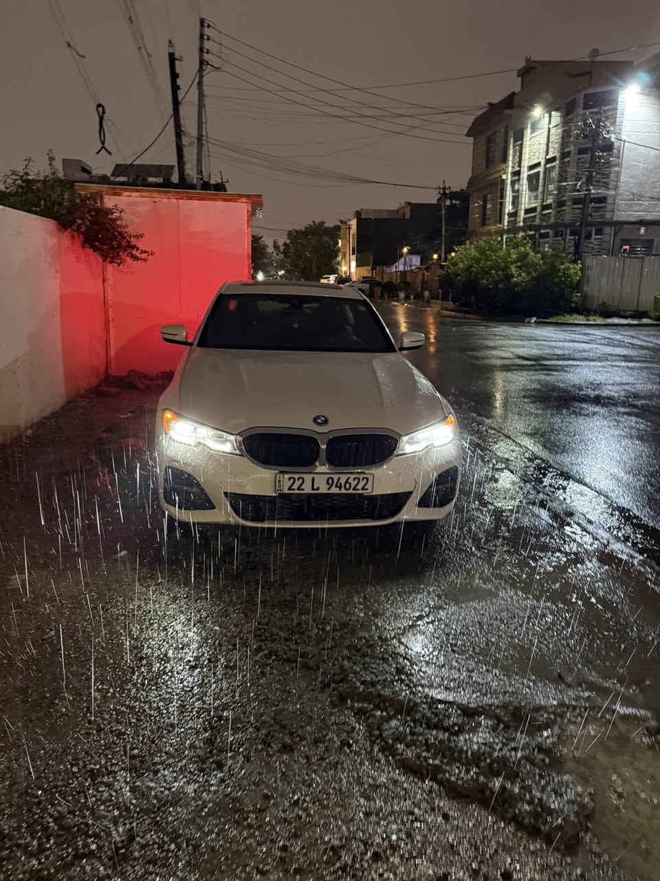 السلام عليكم
شباب bmw للبيع حجم 330 E هايبدر موديل 2022 الون ابيض 
رقم اربيل ماشية 45 كيلو متر حادث خلفي مبدل قبق صندوق نفس الون وصبغ جامغ خلفي وباب مكان السيارة بغداد حي الجامعة للتصال ***********
