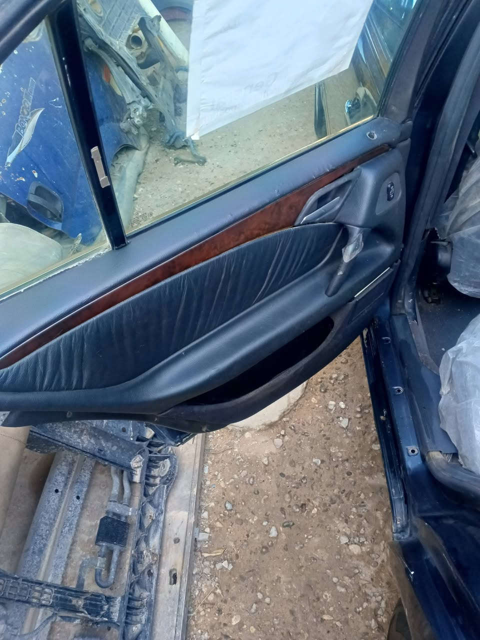 مارسدس ام عيون انكليزي بسمي محرك خراطيم ٣٢٠  حداديه ضعيفه كهربائيات يحتاج ترتيب ٦٠ وبيهه مجال
*********** مراوس ترهم
