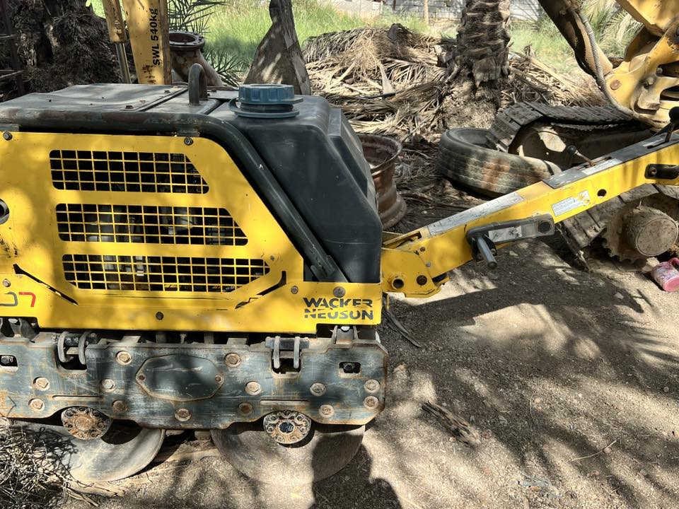 سلام عليكم
حادله للبيع جديدة وشغاله 
وبيها شغل خير من الله دوامها ١٥٠ باليوم
وتجي وتشوف بعينك وتفحص وتشتري
المكان الناصريه المركز
التواصل ع رقم
***********
