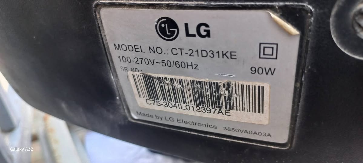 عندي تلفزوين  LG من القديم صارلة اكثر من١٨ سنة  يشتغل وريمونتة موجود للبيع الحجم ماعرفة بس حجمة جيد اعتقد الوسط المهتم يعلق بلسعر


**إذا كنت صاحب هذا الإعلان وتريد حذفه لأي سبب، رجاءا أرسل رسالة إلى الدعم الفني**