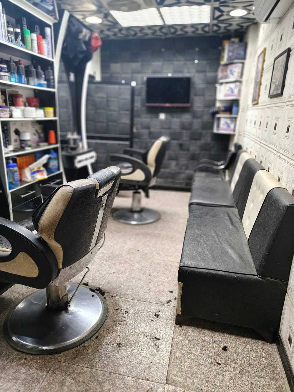 محل كامل للبيع ..... كراسي عدد 2 مرايا عدد 2 مقاعد انتظار وفاترينا


**إذا كنت صاحب هذا الإعلان وتريد حذفه لأي سبب، رجاءا أرسل رسالة إلى الدعم الفني**