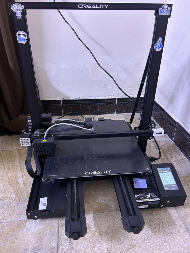 السلام عليكم طابعة cr6-max  للبيع شغالة مكانهة بغداد البنوك سعرهة ٢٥٠  الف دينار ***********
