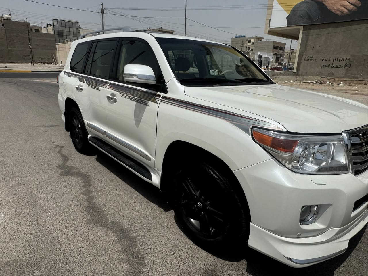 لاندكروز 2014 بريم اصل
فتحه سقف كشنات جلد  وكهرباء ٣ دكم
زراكات
8 ايرباكات
شاشة كامرة 
جلد اصل 
تحكم ستيرن
محرك 6 سلندر بلاد
مري شفط
اشاير مري
مري قلاب
طفاية اصلية 

رقم بغداد باسمي سنوية وهزة وفحص  جديدة 

السيارة اي نقص مابيها  ملاحضة ( السيارة بيها بارد بالبنيد ع كد شبرين ودعاميات مصبوغة وجاملغات امامية مفتوحة شرط الفحص دكة جاكوج مابيها دواخل محرك كير حدادية تايرات كلها كفالة )مكان السيارة بغداد السيدية 
 رقم صاحب سيارة *********** السعر 340 ورقة
