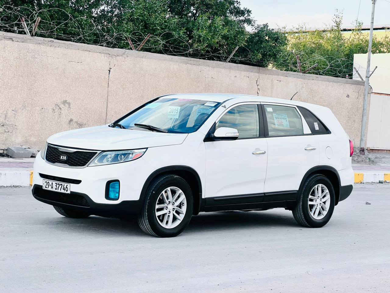 للبيع كيا سورنتو 2015 وارد امريكي ضررها جاملغ وبنيد مبدلات وبيبان 2 صبغ السياره جديده وجاهزه ماشيه 92 الف مواصفات اشاير بلمري ويل كروم يده نيكل شاشه كامره دوار تبريد قطعتين تحكمات دواخل لونين مكانه الناصرية المركز السعر 135 وبيه مجال للاستفسار ***********
