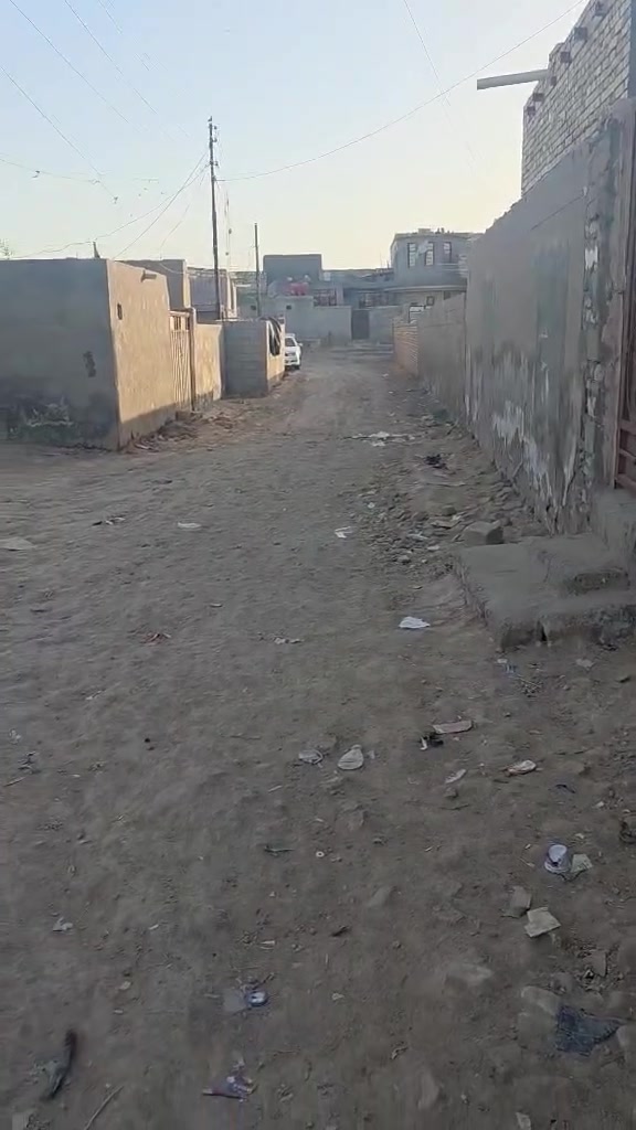 *********** قطعه مسيجه للبيع خريطه كامله خرسانه غرفتين وصاله 10 وديوانيه سته مطبخ ثلاثه بثلاثه وكراج 10 امتار كهرباء متوفره بيها مدرسه مالت القدوس ماي مجاري مولد سحب المكان بحي الحسن السعر ب 13
