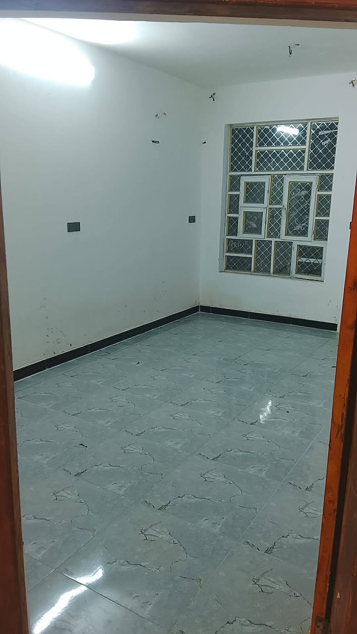 السلام عليكم بيت للبيع مساحة 100
3طوابق يحتوي على 4غرف العنوان قرب مرطبات البانده الفرع الأول مقابل الملعب للستفسار ***********
