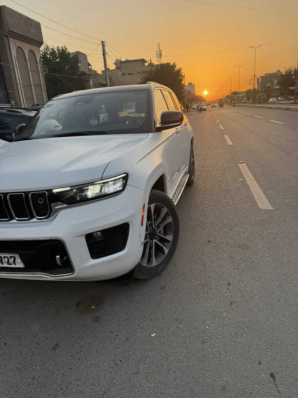 جيب 2024 هارلم اوفر لاند✨
* دفع رباعي 4X4متطور
*نظام التعليق الهوائي (جكات)
*فتحة سقف بانوراما
*الصندوق كهربائي بخاصية الفتح باستشعار القدم او
البصمة
*ويل المنيوم قياس 20 انج
*شاشة التحكم الرئيسية لمس بنظام Uconnect 5
بقياس 10.1 انج مع نظام ملاحة
*شاشة القيادة الرقمية بقياس 10.25 انج
*شاشة عرض لوحة القيادة على الزجاج الأمامي (داتا
شو)
*رادار تفاعلي مع خاصية التوقف والانطلاق
*تحذير النقطة العمياء
*تحذير الخروج عن المسار
*نظام المحافظة على البقاء فى المسار
*نظام التعرف على اشارات المرور
*خاصية المساعدة على التوجية فى التقاطعات لتفادى
الحوادث
*حساسات امامية وخلفية
*كاميرات 360 للرؤية المحيطية
*كاميرا رؤيا ليليه
*كاميرا رؤيا ليليه
*المرآة الداخلية مزودة بشاشة لعرض الكاميرا الخلفي
*نظام مانع تصادم خلفى
*نظام القيادة شبه الذاتية
*مقصورة الركاب من الجلد الفاخر
*المقاعد الامامية مبردة ومدفأة
*المقاعد الخلفية مدفأة
*المقاعد الامامية مساج
*مقاعدة امامية كهربائية....
*مقاعد امامية ذاكرة
*نظام ابل كار بلاى و اندرويد اوتو لاسلكي
*نظام صوتي فاخر 9 سماعات من ALPINE
*دخول ذكي (بصمة)
*نظام التشغيل عن بُعد
*مرايا خارجية قابلة للطي كهربائيًا مدفئة
*مصابيح أمامية أوتوماتيكية مع مصابيح نهارية
وكشافات ضباب LED
*نظام التحكم التلقائي في الضوء العالى
*دواسات جانبية
*ماسحات زجاج أمامي حساسة للمطر
*شاحن هاتف لاسلكي

*نظام ابل كار بلاى و اندرويد اوتو لاسلكي
*نظام صوتي فاخر 9 سماعات من ALPINE
*دخول ذكي (بصمة)
*نظام التشغيل عن بُعد
*مرايا خارجية قابلة للطي كهربائيًا مدفئة
*مصابيح أمامية أوتوماتيكية مع مصابيح نهارية
وكشافات ضباب LED
*نظام التحكم التلقائي في الضوء العالى.
*دواسات جانبية
*ماسحات زجاج أمامي حساسة للمطر
*شاحن هاتف لاسلكي
*انماط قيادة متعددة رياضية وللطرق الوعرة
*وسائد امان هوائية أمامية/جانبية/ خلفية.

**مكفولة وعله الفحص 🖤🖤

*مغلفة ppf افلام حمايةًوبي ضمان

*السياره هارلم وبعدها بل ضمان 
**ماشية 17 كم 

السعر 470$$ورقة وبيها مجال 

‭📞📞0771 848 6220‬للستفسار ‏
