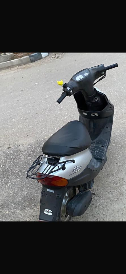 دراجه ياماها ام تسع زروف صار لها شهر من طالعه من الوكيل الدراجه حيل النظيف المكينه ما مفتوحه الكهربائيات كلها شغاله السعر 800 التواصل والاستفسار على هذا الرقم*********** واتساب
