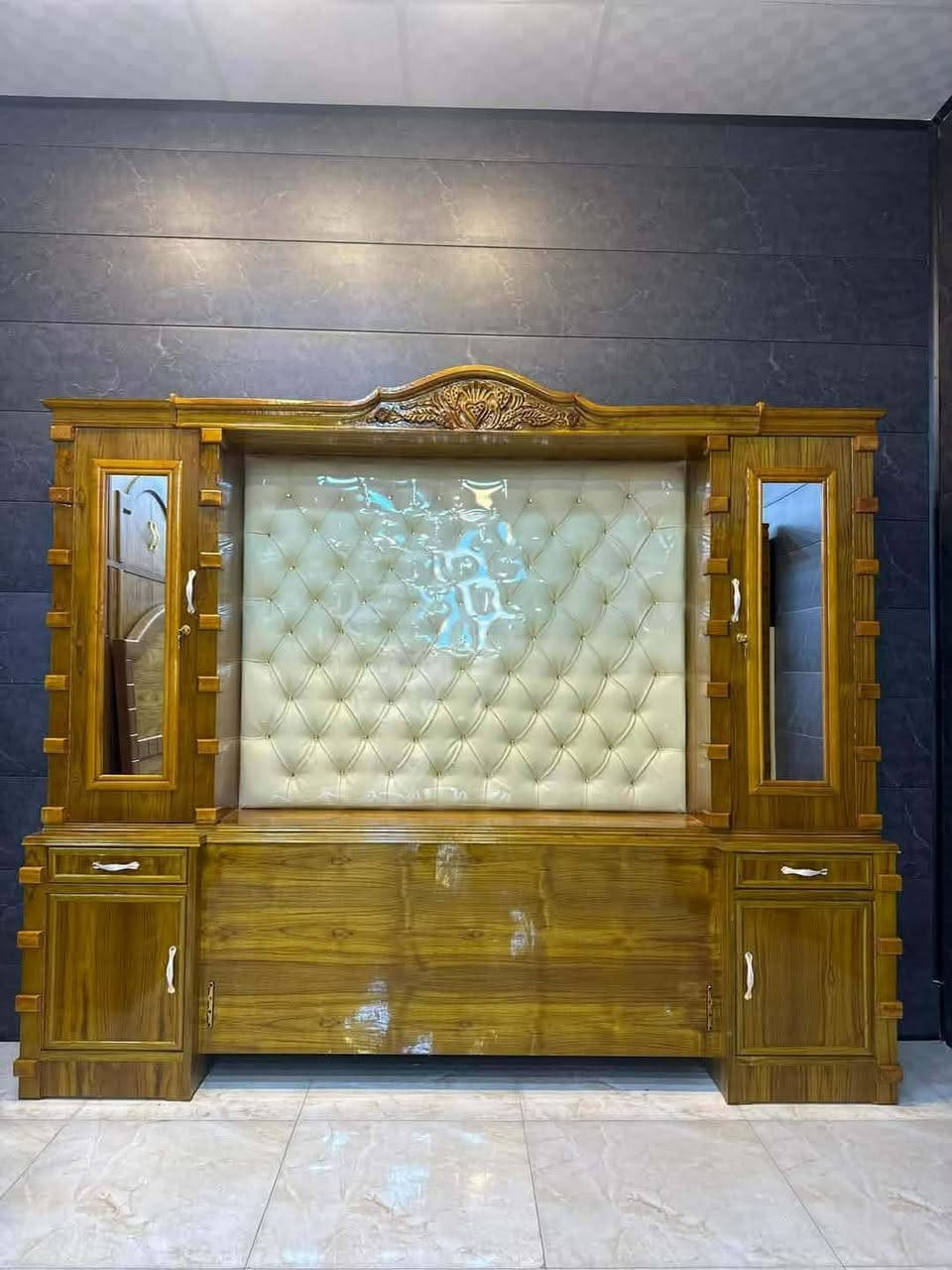 غرفه صاج جديده وغير مستخدمه تكمه تفصال نوع خشب خارج 5ملم صاج 
وداخل 4ملم صاج
داخل وخارج صاج 
صبغ صاجي حراري


**إذا كنت صاحب هذا الإعلان وتريد حذفه لأي سبب، رجاءا أرسل رسالة إلى الدعم الفني**