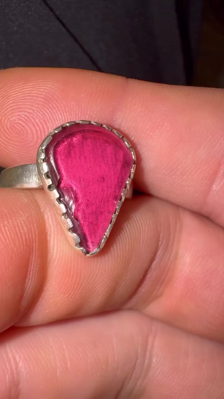 توباز اصفر صياغة متواضعة قباس ١٦ او ١٧ و در نجفي بلذمة شعراوي و قزحي صياغة مرتبة وثقيلة قياس ٢٠ او ٢١ وبلور ملاكط صياغة يدوي لون مميز سعرهن شلع ١٥٠ واذا بس الدر على ٧٥ و التوباز ٣٠ و البلور ٦٥ مكاني بغداد


**إذا كنت صاحب هذا الإعلان وتريد حذفه لأي سبب، رجاءا أرسل رسالة إلى الدعم الفني**