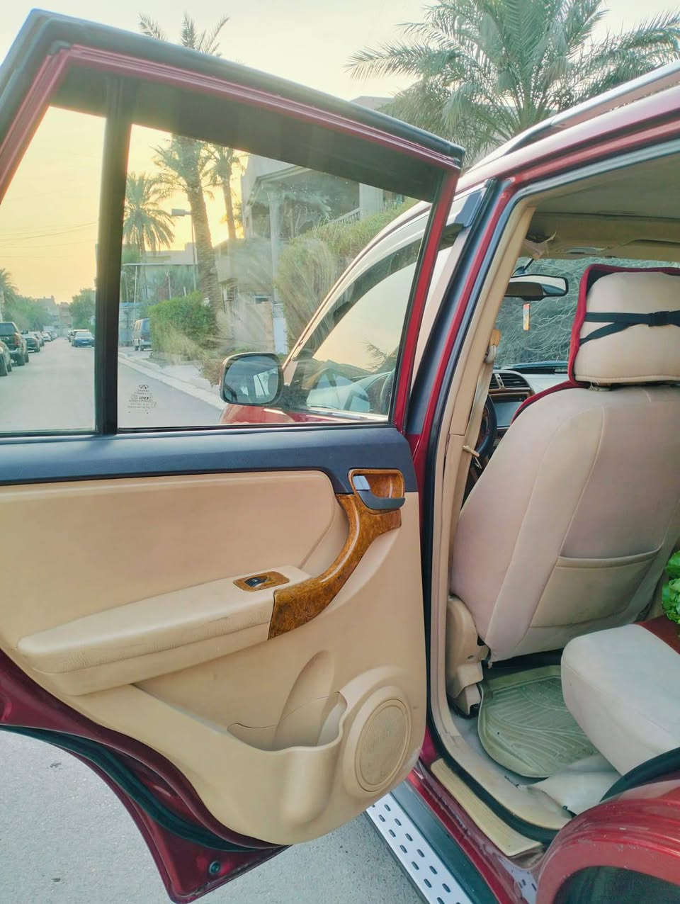 السلام عليكم شيري تيگو 2014 استلام شركة
لاظربة ولا تبديل ولا صبغ عدى الدعامية الامامية صبغ ع گد شبرين فقط ويوجد شكم شخط صغار موضحات بالصورر
گير ميكانيك جديد 
محرك خير من الله 
تبريد ثلج 
صدر جيد جدا 
المواصفات 
فتحة 
تحكم ستيرن 
كشنات جلد
تخم تاير جديد 
السعر 65
المكان شارع فلسطين 
للاتصال فقط ***********
